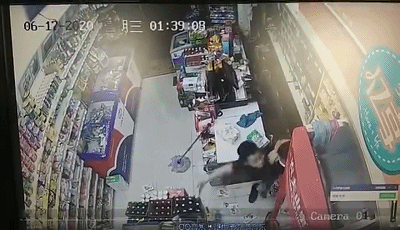 161004f131dh6m77w971a7.gif
