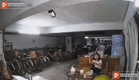 094028h58s4soyq884y43y.gif